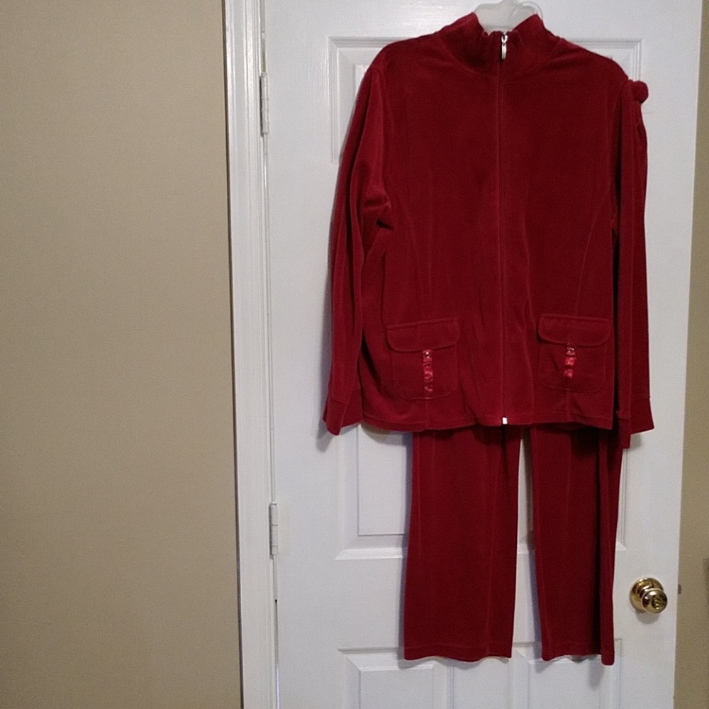 Red velour pants sets
